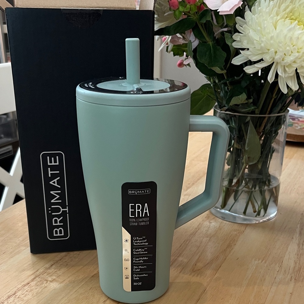 BrüMate Era Tumbler - Sage Green 30 oz
